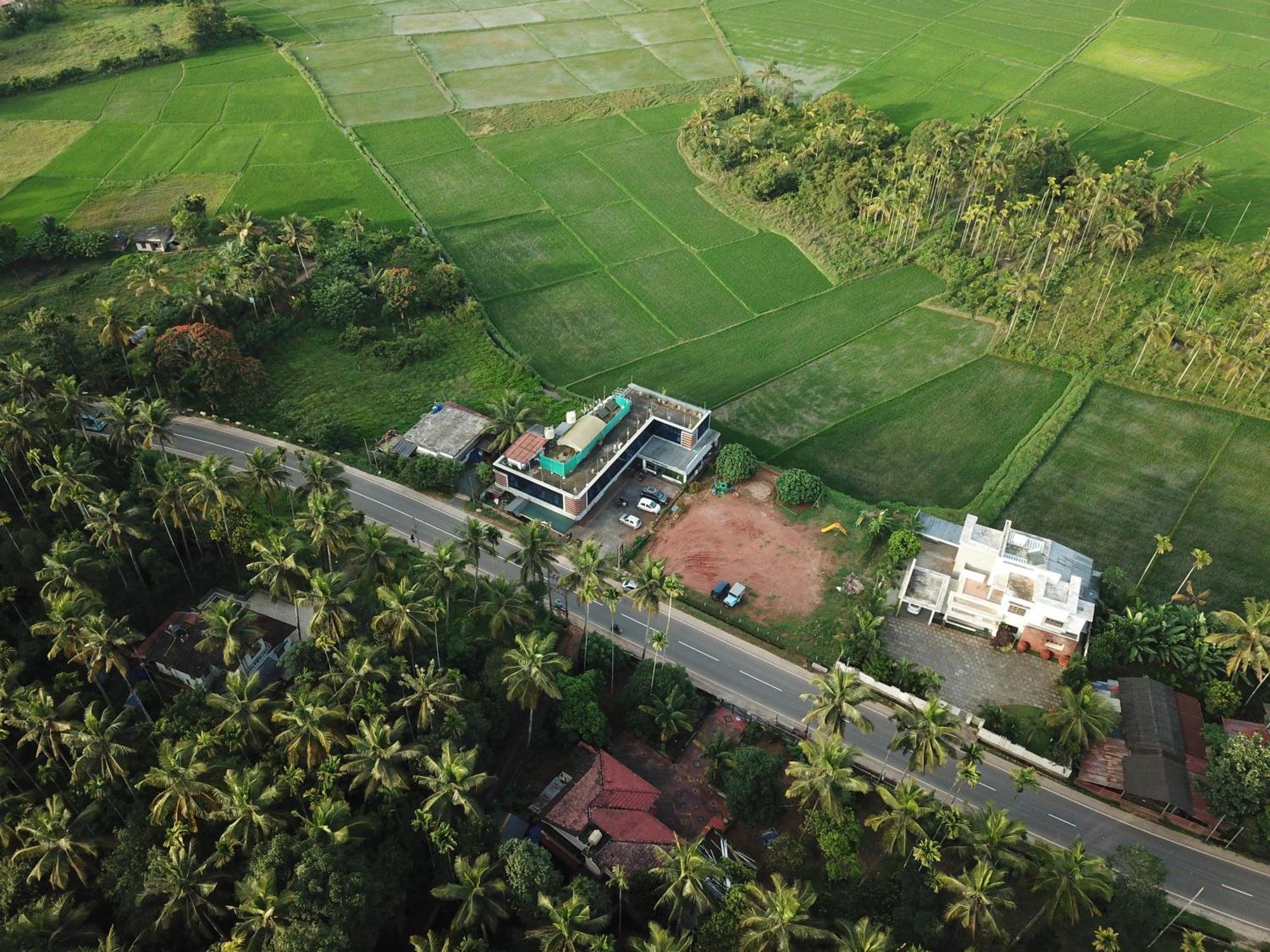Paddyfield Inn Mananthavady Extérieur photo
